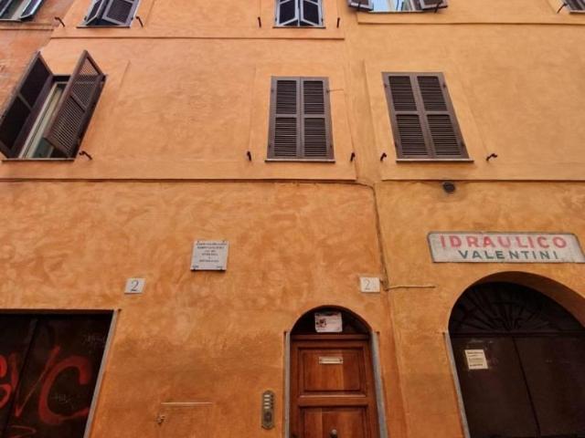 Affittasi Appartamento, CENTRO STORICO appartamento 2 locali €1200 A2100 Annunci Roma Roma Rif.77257