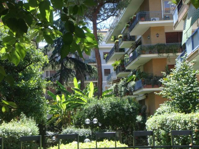 Affittasi Appartamento, COLOMBO Navigatori I. GUIDI affittasi monolocale arredato Annunci Roma Roma Rif.624578