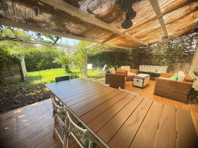 Affittasi Appartamento, EUR TRE FONTANE PENTALOCALE SU 2 LIVELLI CON GIARDINO Annunci Roma Roma Rif.648871