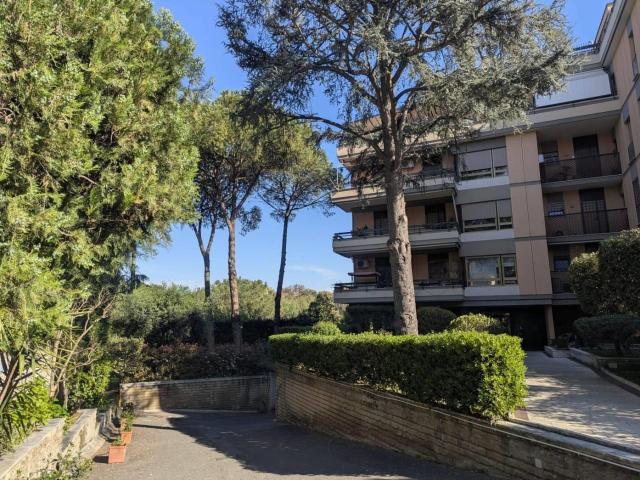 Affittasi Appartamento, ELEGANTE APPARTAMENTO IN CENTRO RESIDENZIALE Annunci Roma Roma Rif.649284