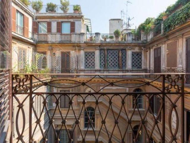 Affittasi Appartamento, FONTANELLA BORGHESE ESCLUSIVO APPARTAMENTO IN LOCAZIONE Annunci Roma Roma Rif.643656