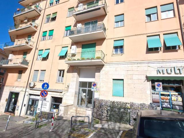 Affittasi Appartamento, Frascati centro adiacente stazione Annunci Frascati Roma Rif.640572