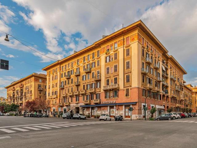 Affittasi Appartamento, IRRIPETIBILE PANORAMICO VIA FERRARI PIAZZA MAZZINI Annunci Roma Roma Rif.625226