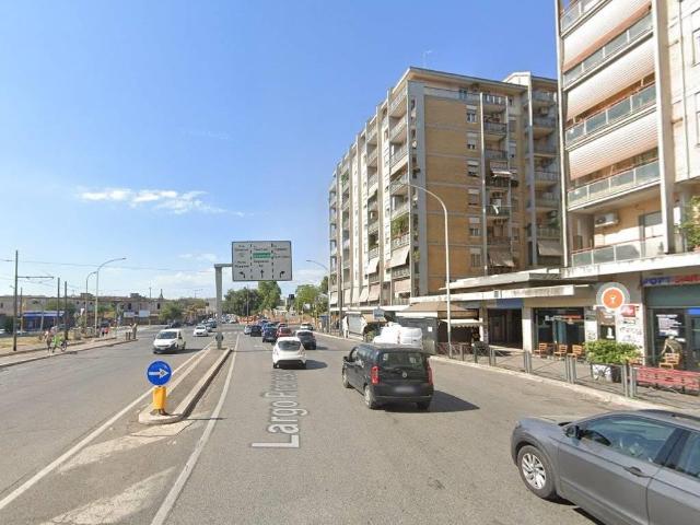 Affittasi Appartamento, LOFT in zona LARGO PRENESTE / SPESE INCLUSE Annunci Roma Roma Rif.616340