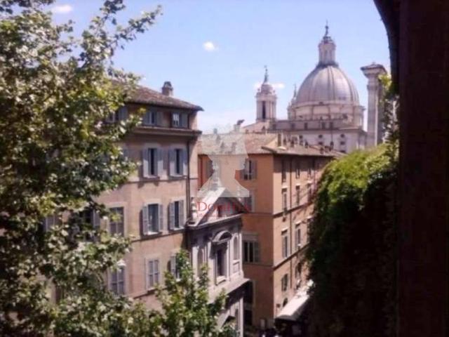 Affittasi Appartamento, LOFT PIAZZA NAVONA Annunci Roma Roma Rif.94851