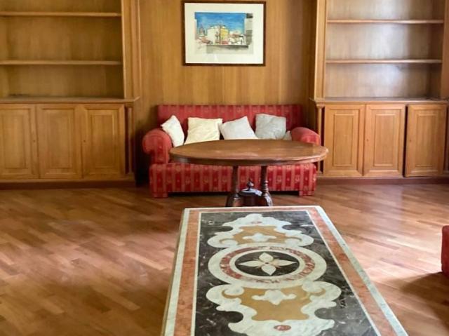 Affittasi Appartamento, PARIOLI ELEGANTE APPARTAMENTO Annunci Roma, Zona Parioli Rif.595249
