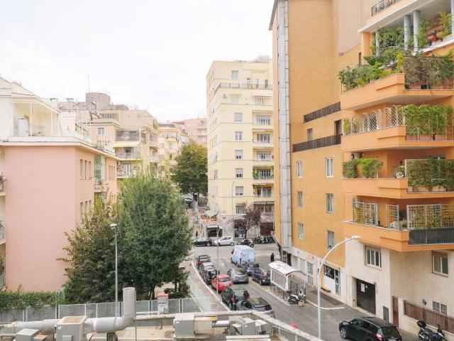 Affittasi Appartamento, Parioli elegante appartamento 160 mq arredato con balconi e Annunci Roma Roma Rif.641050