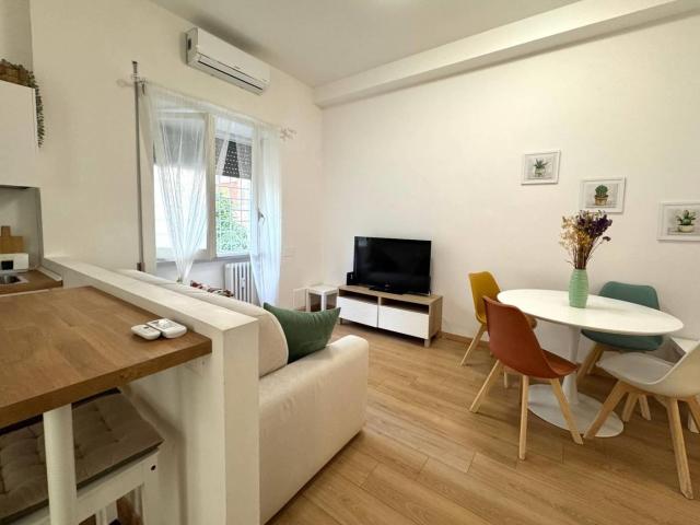 Affittasi Appartamento, Parioli splendido bilocale arredato Annunci Roma, Zona Parioli Rif.630286