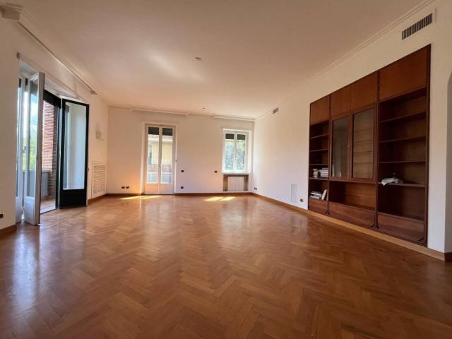 Affittasi Appartamento, PARIOLI PANAMA LUSSUOSO ELEGANTE 200 MQ OTTIMO STATO Annunci Roma Roma Rif.643875