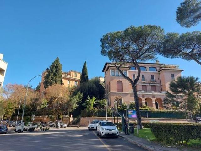 Affittasi Appartamento, PARIOLI UFFICIO PRESTIGIOSO 320MQ CON DOPPIA PORTA INGRESSO Annunci Roma Roma Rif.650152