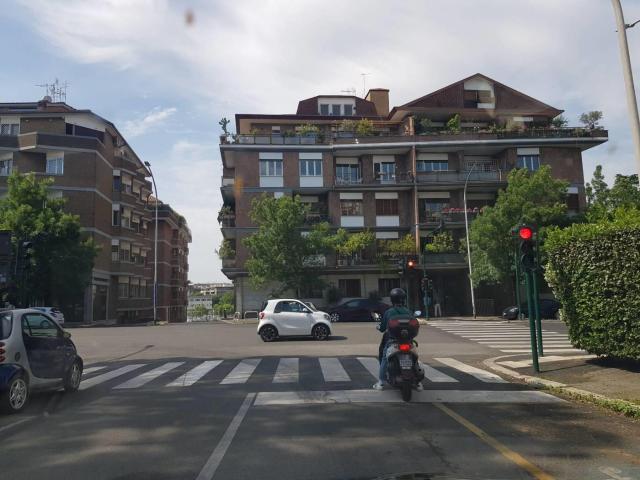Affittasi Appartamento, Piramide Viale Marco Polo elegante appartamento r Annunci Roma Roma Rif.650253
