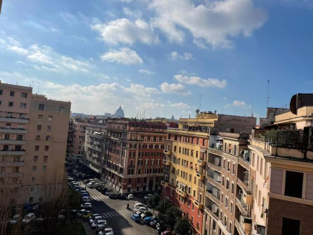 Affittasi Appartamento, PRATI MAZZINI PIAZZA STROZZI APPARTAMENTO VISTA CUPOLA Annunci Roma Roma Rif.94180