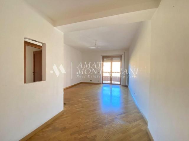 Affittasi Appartamento, PRATI COLA DI RIENZO TRILOCALE IN AFFITTO CON BALCONE Annunci Roma, Zona Prati Rif.644164