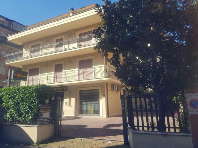 Affittasi Appartamento, Quadrilocale via Fratelli Gualandi, Roma Annunci Roma Roma Rif.91115