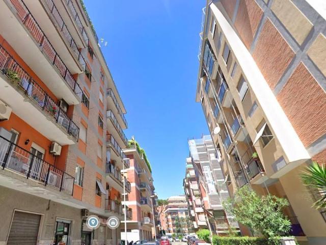 Affittasi Appartamento, QUADRILOCALE AMPIO IN ZONA VILLA GORDIANI Annunci Roma Roma Rif.513620