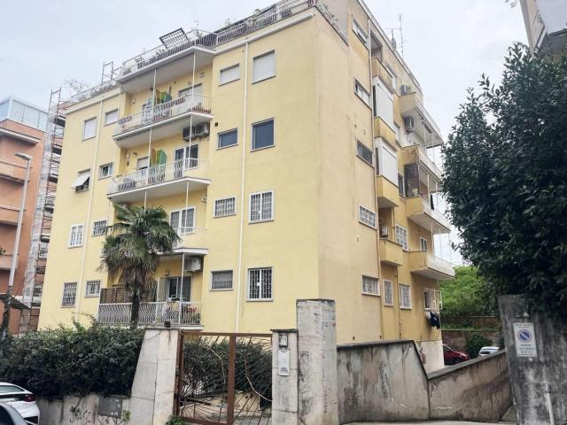 Affittasi Appartamento, Quadrilocale ristrutturato in via Cremuzio Cordo 23 Annunci Roma, Zona Balduina Rif.639801