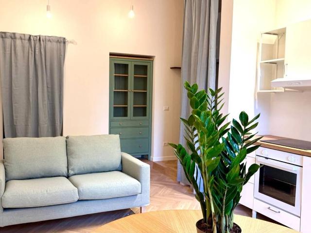 Affittasi Appartamento, Raffinato trilocale nuovo mai abitato arredato con eleganza Annunci Roma, Zona San Lorenzo Rif.631345