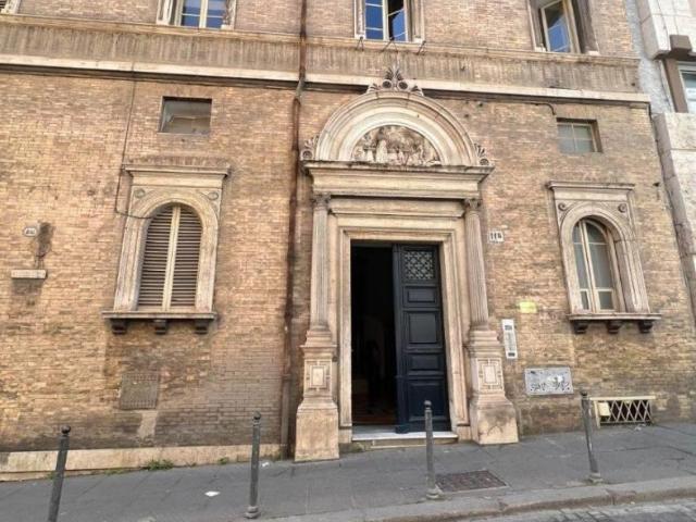 Affittasi Appartamento, ROMA CENTRO STORICO QUATTRO FONTANE BILO CON TERRAZZO Annunci Roma Roma Rif.647545