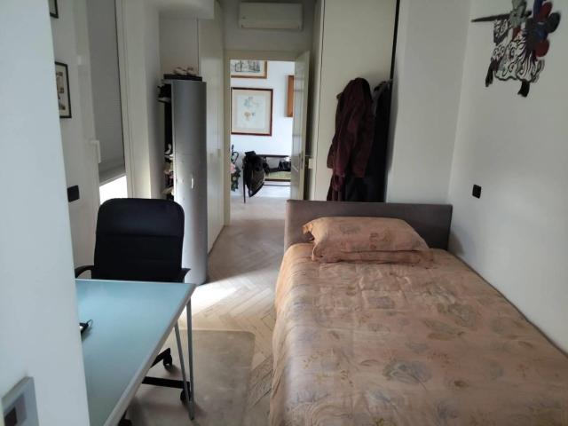 Affittasi Appartamento, Stanza arredata con bagno en suite e balcone Annunci Roma Roma Rif.648467