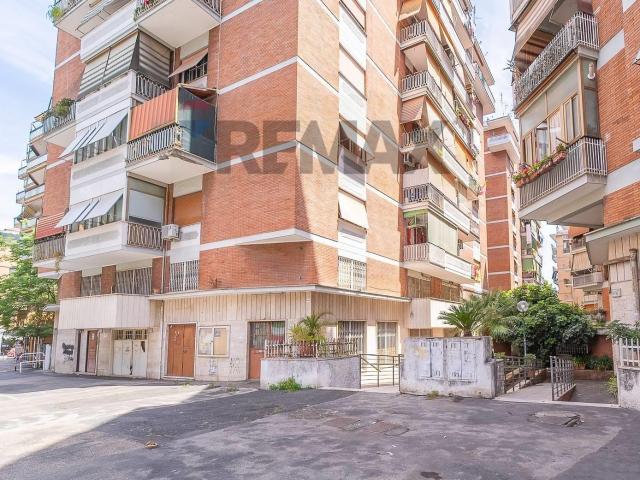 Affittasi Appartamento, Stanza in affitto a Roma, Tiburtino Annunci Roma Roma Rif.650732
