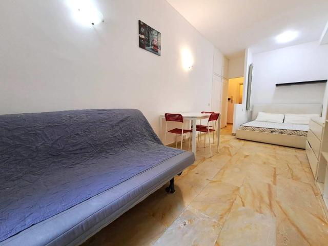 Affittasi Appartamento, SPAZIOSO MONOLOCALE CON SPAZIO ESTERNO Annunci Roma Roma Rif.628916
