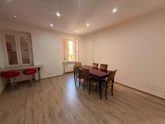 Affittasi Appartamento, TRILOCALE VIA DEI GLICINI CONTRATTO TRANSITORIO Annunci Roma, Zona Centocelle Rif.648886