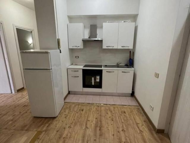 Affittasi Appartamento, Trilocale via Livorno, Piazza Bologna, Roma Annunci Roma, Zona Bologna Rif.637945
