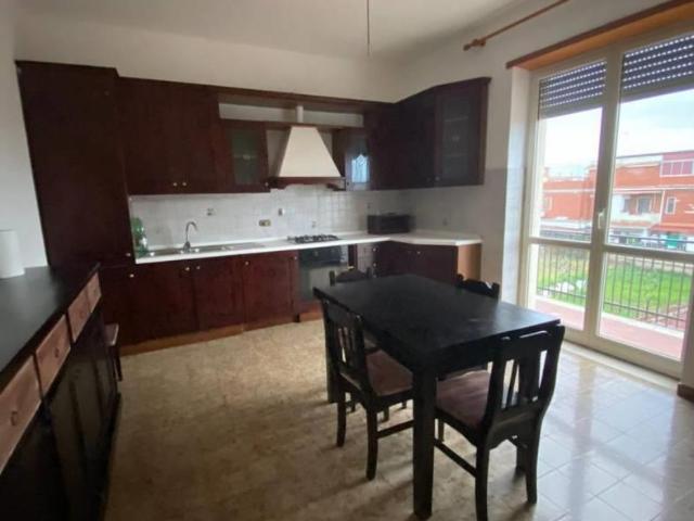 Affittasi Appartamento, Trilocale via Riserva del Pantano, Roma Annunci Roma Roma Rif.92210