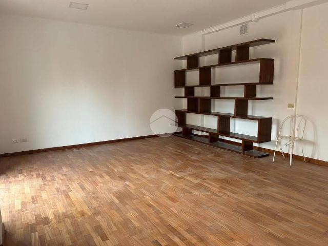Affittasi Appartamento, Trilocale Annunci Roma Roma Rif.626557