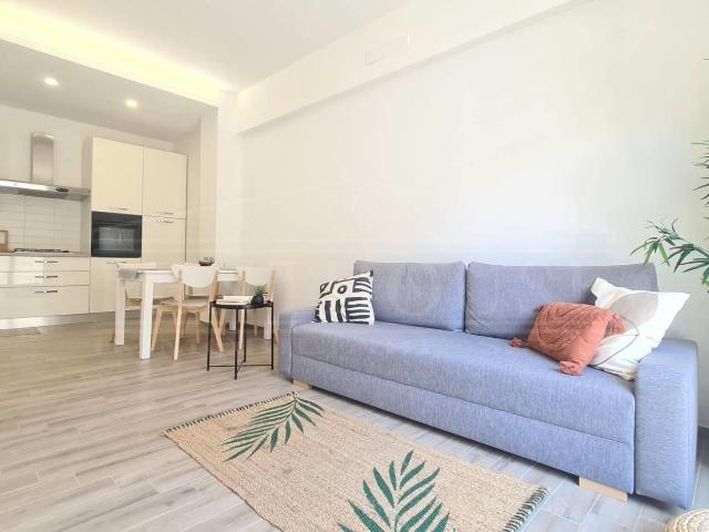 Affittasi Appartamento, Trilocale Annunci Roma, Zona San Giovanni Rif.631140