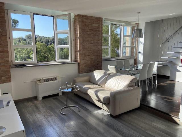 Affittasi Appartamento, Via Mecenate: Splendido appartamento su due livelli Annunci Roma Roma Rif.635786