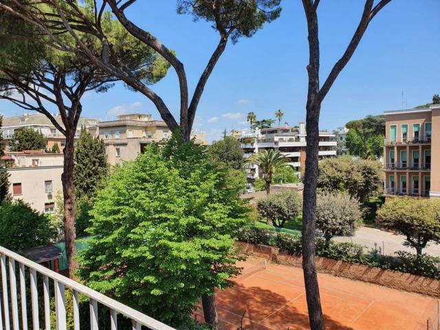 Affittasi Appartamento, ZONA TRIESTE AFFITTASI ATTICO Annunci Roma Roma Rif.634172