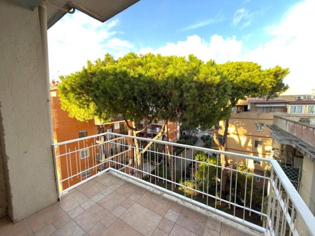 Affittasi Attico, Ostia, zona Fiamme Gialle appartamento in locazione Annunci Roma Roma Rif.642373
