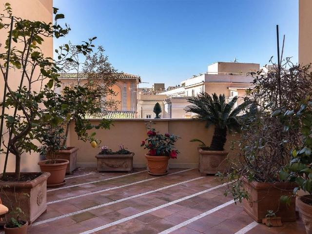 Affittasi Attico, Attico Centro Storico, Ad. Piazza Venezia Annunci Roma Roma Rif.651109