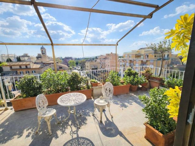 Affittasi Attico, Attico con terrazzo 40 mq – Trionfale Camilluccia Annunci Roma Roma Rif.641051