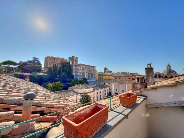 Affittasi Attico, ATTICO CON TERRAZZO Annunci Roma Roma Rif.649000