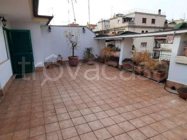Affittasi attico a Roma via Filomarino, Africano Villa Chigi