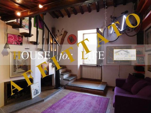 Affittasi Attico, AFFITTO VIA SAN CALISTO TRASTEVERE. Annunci Roma, Zona Trastevere Rif.74985