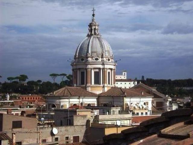 Affittasi Attico, Appartamento con terrazza Piazza S. Lorenzo in Lucina Annunci Roma Roma Rif.645805