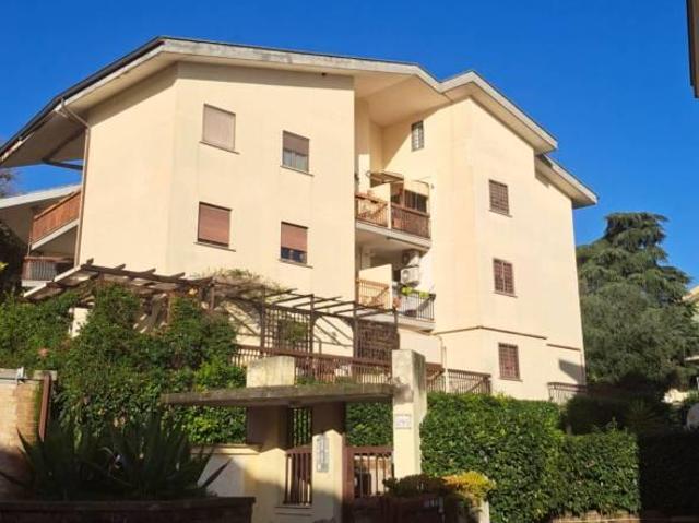 Affittasi Attico, Casal Selce Affitto Mansarda 2 piano con Ascensore Annunci Roma Roma Rif.632529