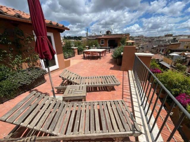 Affittasi Attico, SPLENDIDO PICCOLO ATTICO CON TERRAZZA PANORAMICA NEL CUORE D Annunci Roma Roma Rif.651139