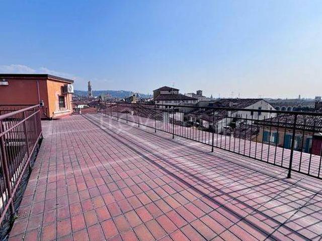 Affittasi attico/mansarda a Verona via Carlo Cattaneo 15, Centro Storico