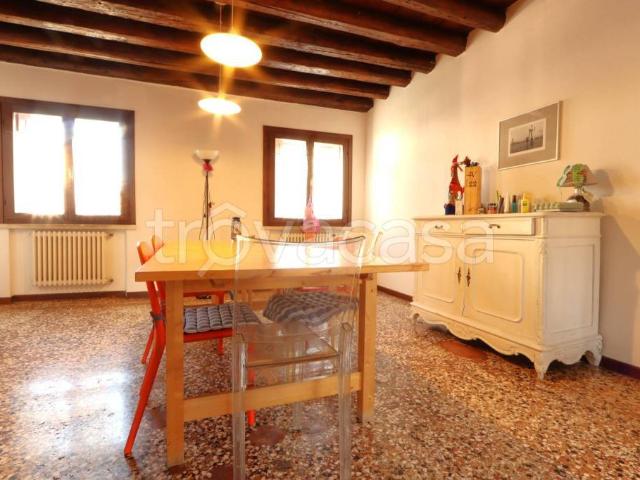 Affittasi attico/mansarda a Vicenza, Centro città
