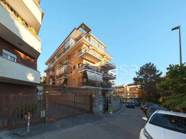Affittasi attico/mansarda a Roma via Gradoli, 75, Tomba di Nerone