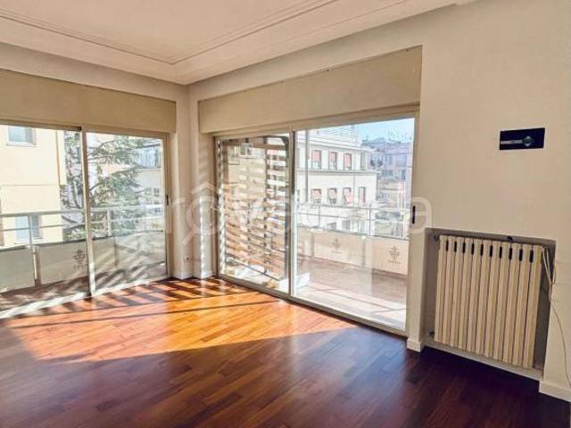 Affittasi attico/mansarda a Roma viale Giulio Cesare, 9, Prati