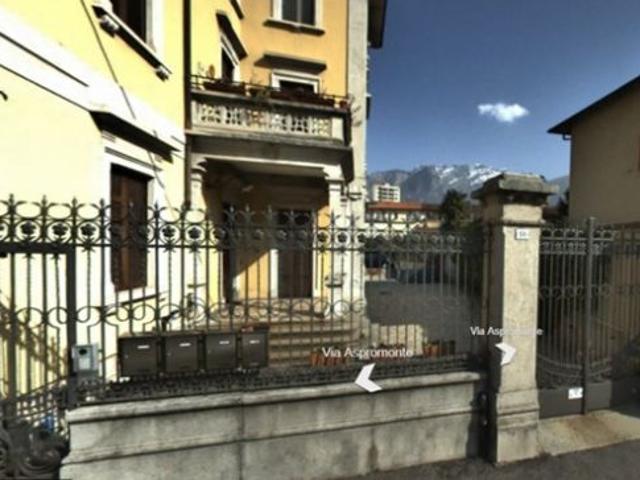 Affittasi box singolo coperto lecco centro