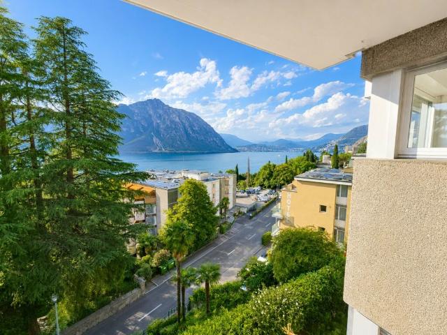 AFFITTASI BELLISSIMO 2.5 LOCALI RINNOVATO CON VISTA LAGO