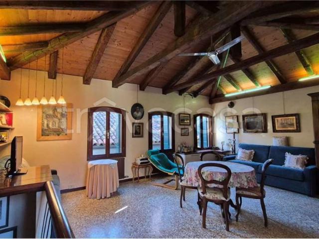Affittasi bilocale a Venezia calle stretta Ferrando, Redentore Palanca