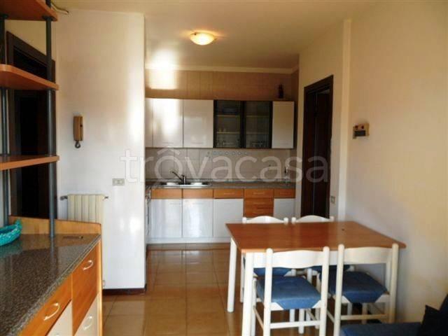 Affittasi bilocale a Biassono via della Fornace