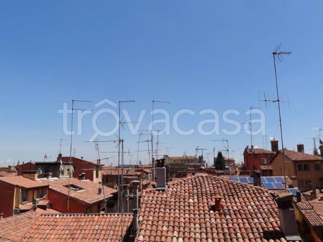 Affittasi bilocale a Bologna via Indipendenza, Centro Storico